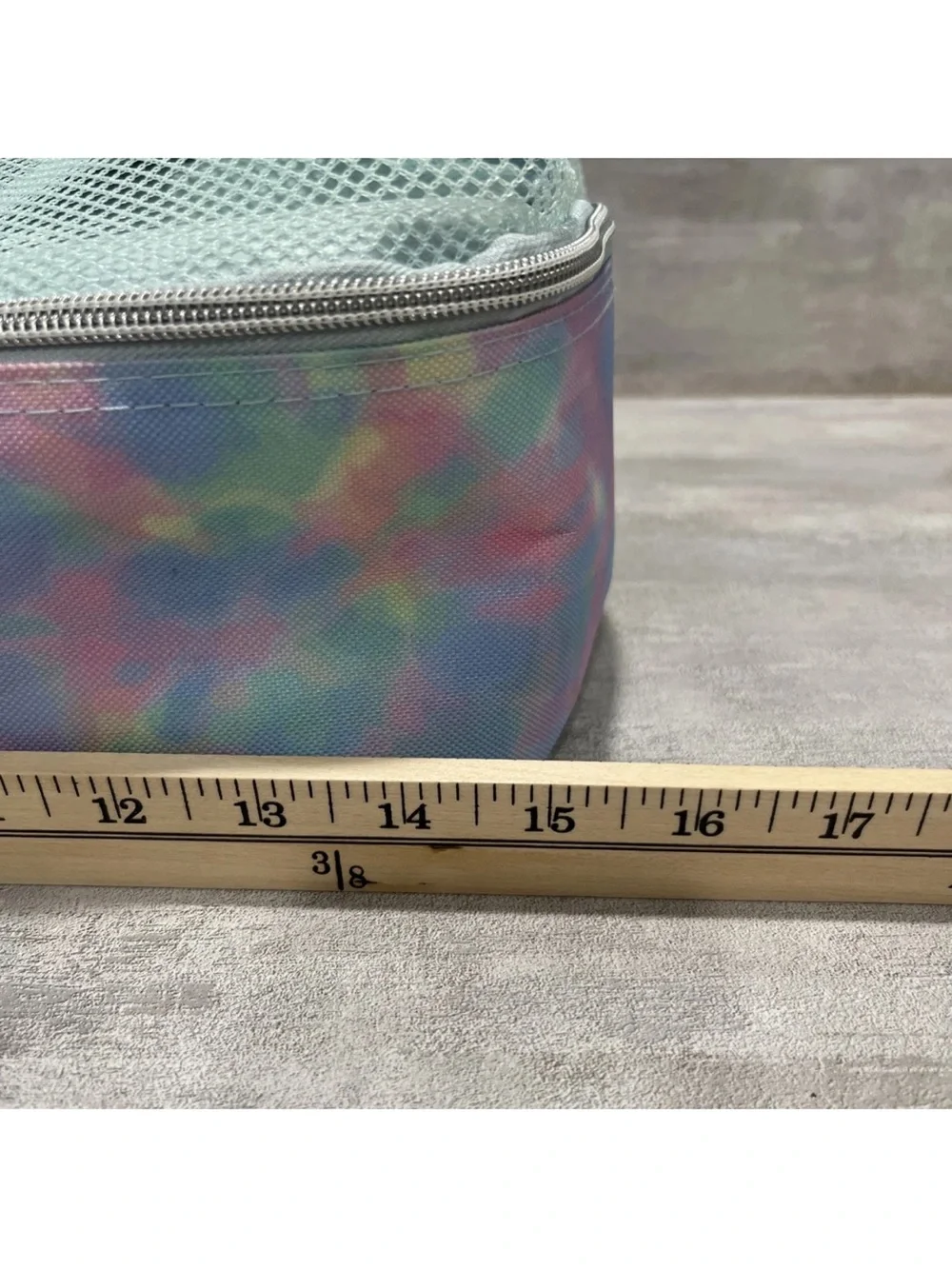 Tommy Bahama PB5 Kids Mesh Tote with Insulated Zipper Bottom Sunglasses Included
